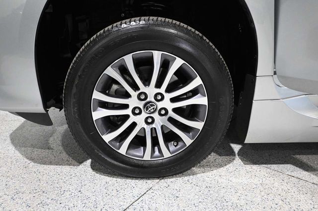 2019 Toyota Sienna XLE Automatic Access Seat FWD 7-Passenger - 23099429 - 11