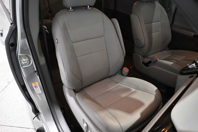 2019 Toyota Sienna XLE Automatic Access Seat FWD 7-Passenger - 23099429 - 15