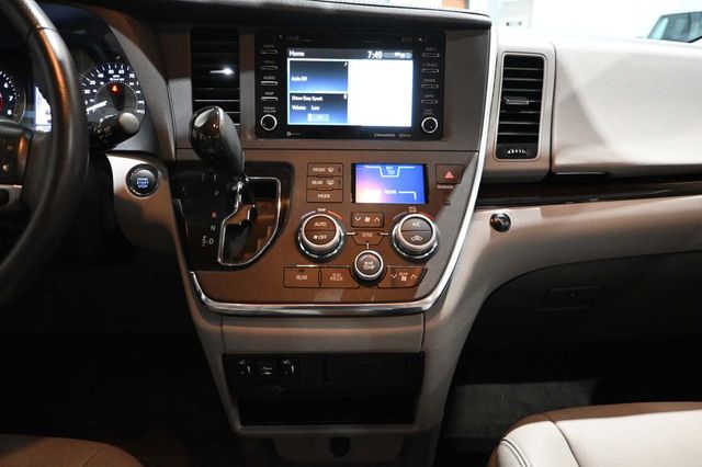 2019 Toyota Sienna XLE Automatic Access Seat FWD 7-Passenger - 23099429 - 24