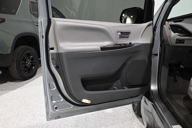 2019 Toyota Sienna XLE Automatic Access Seat FWD 7-Passenger - 23099429 - 31