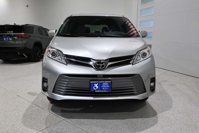 2019 Toyota Sienna XLE Automatic Access Seat FWD 7-Passenger - 23099429 - 3
