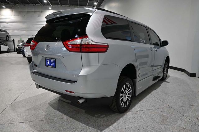 2019 Toyota Sienna XLE Automatic Access Seat FWD 7-Passenger - 23099429 - 5