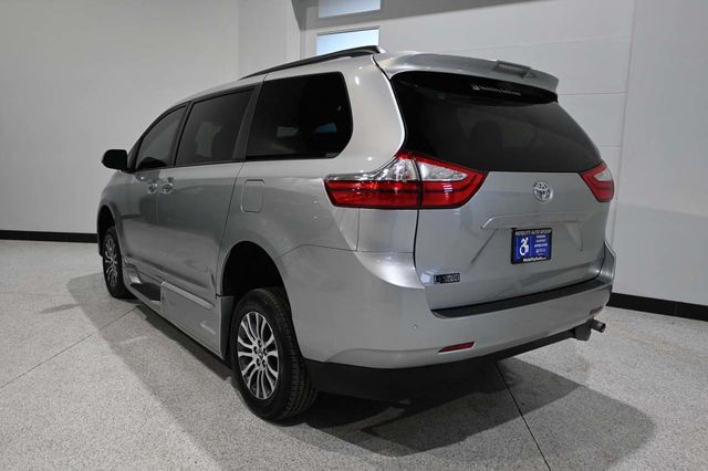 2019 Toyota Sienna XLE Automatic Access Seat FWD 7-Passenger - 23099429 - 7