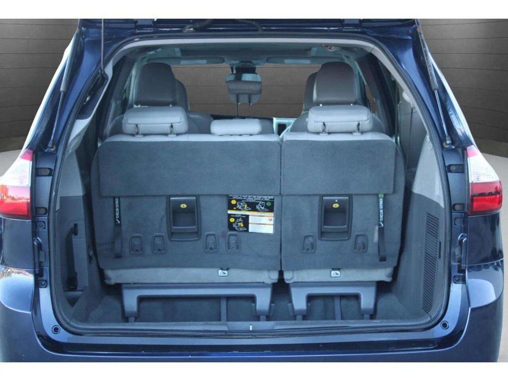 2019 Toyota Sienna XLE Automatic Access Seat FWD 7-Passenger - 22928607 - 9