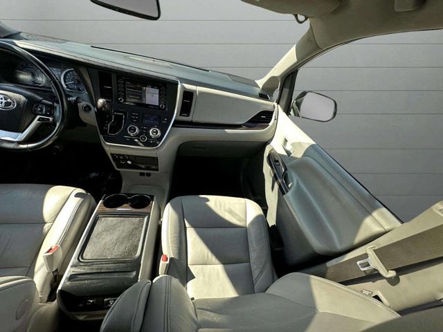 2019 Toyota Sienna XLE Automatic Access Seat FWD 7-Passenger - 22940959 - 32