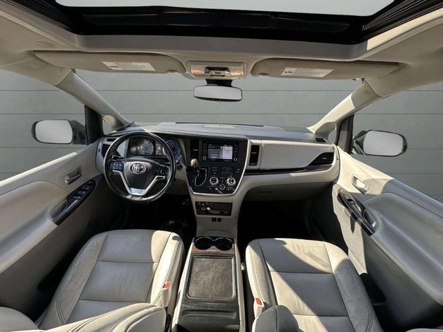 2019 Toyota Sienna XLE Automatic Access Seat FWD 7-Passenger - 22940959 - 33