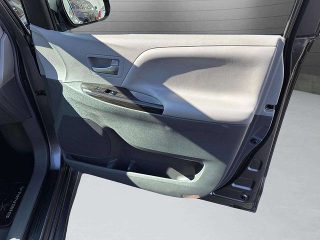 2019 Toyota Sienna XLE Automatic Access Seat FWD 7-Passenger - 22940959 - 34