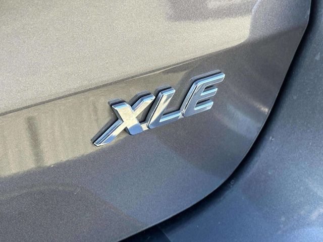 2019 Toyota Sienna XLE Automatic Access Seat FWD 7-Passenger - 22940959 - 4