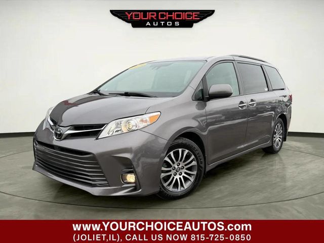 2019 Toyota Sienna XLE Automatic Access Seat FWD 7-Passenger - 22981781 - 0