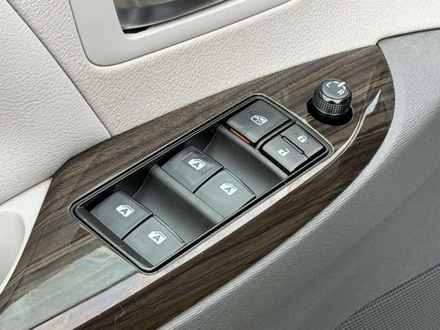 2019 Toyota Sienna XLE Automatic Access Seat FWD 7-Passenger - 22981781 - 10