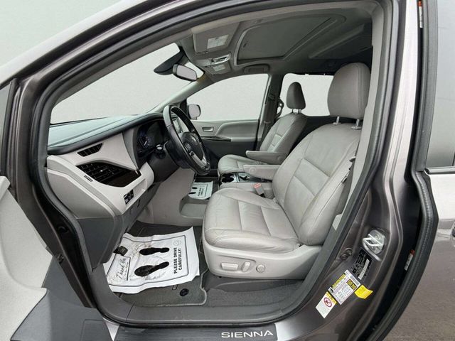 2019 Toyota Sienna XLE Automatic Access Seat FWD 7-Passenger - 22981781 - 11