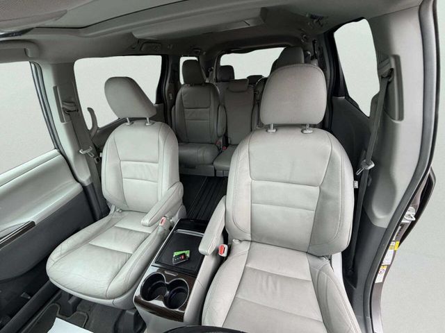 2019 Toyota Sienna XLE Automatic Access Seat FWD 7-Passenger - 22981781 - 16