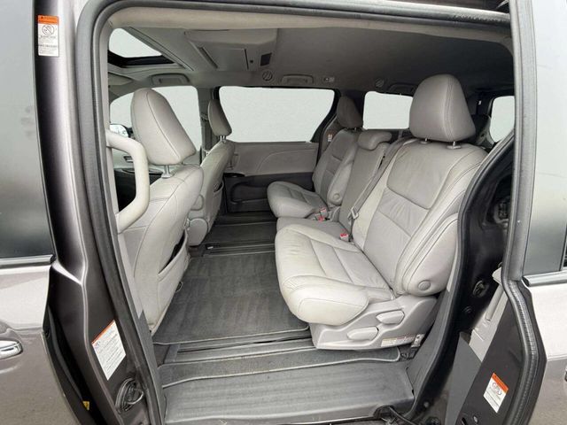 2019 Toyota Sienna XLE Automatic Access Seat FWD 7-Passenger - 22981781 - 18