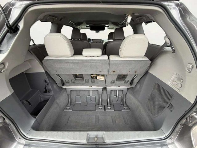 2019 Toyota Sienna XLE Automatic Access Seat FWD 7-Passenger - 22981781 - 21