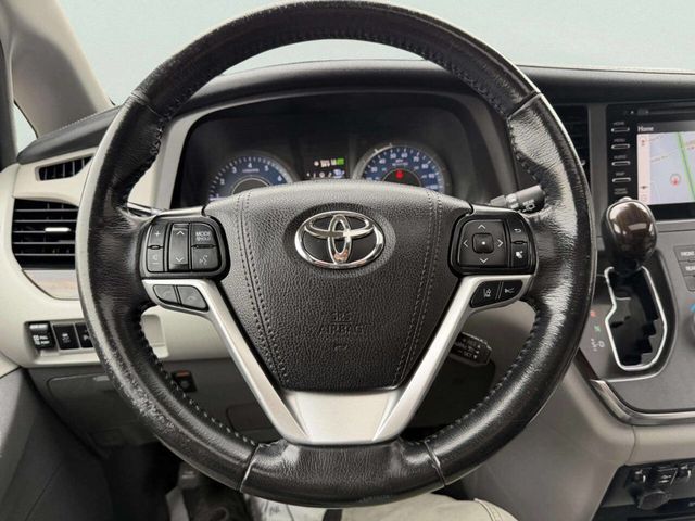 2019 Toyota Sienna XLE Automatic Access Seat FWD 7-Passenger - 22981781 - 35