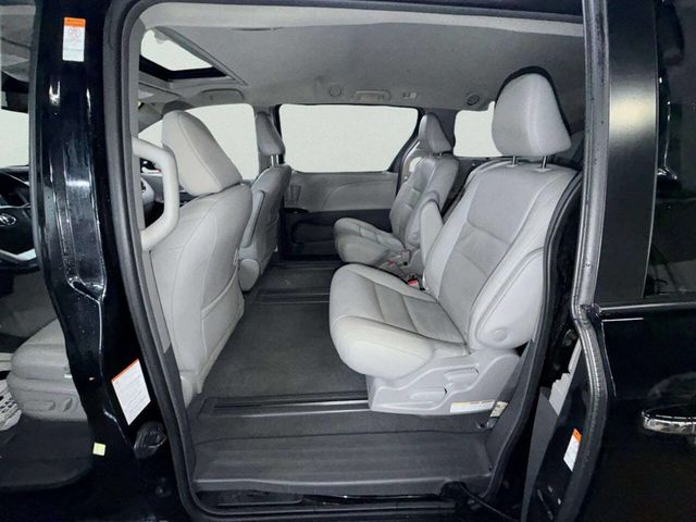 2019 Toyota Sienna XLE Automatic Access Seat FWD 7-Passenger - 23009023 - 19