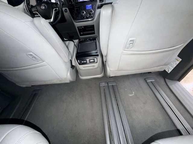 2019 Toyota Sienna XLE Automatic Access Seat FWD 7-Passenger - 23009023 - 23