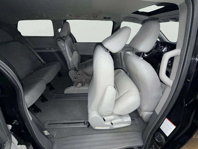 2019 Toyota Sienna XLE Automatic Access Seat FWD 7-Passenger - 23009023 - 24