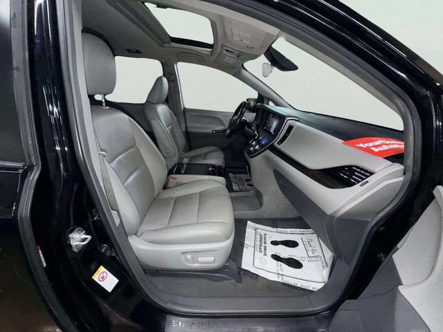 2019 Toyota Sienna XLE Automatic Access Seat FWD 7-Passenger - 23009023 - 26
