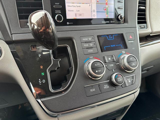 2019 Toyota Sienna XLE AWD 7-Passenger - 22944148 - 43