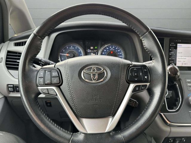 2019 Toyota Sienna XLE AWD 7-Passenger - 22965022 - 33