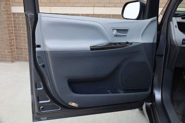 2019 Toyota Sienna XLE Premium - 23074099 - 11
