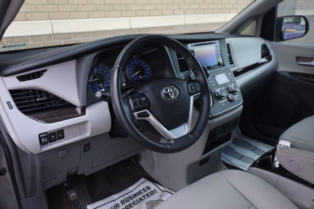 2019 Toyota Sienna XLE Premium - 23074099 - 12