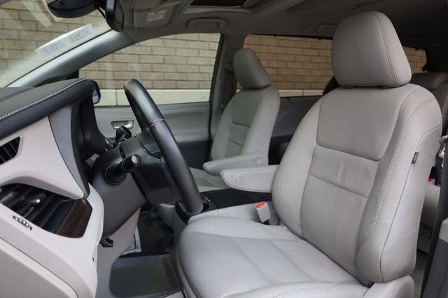 2019 Toyota Sienna XLE Premium - 23074099 - 13