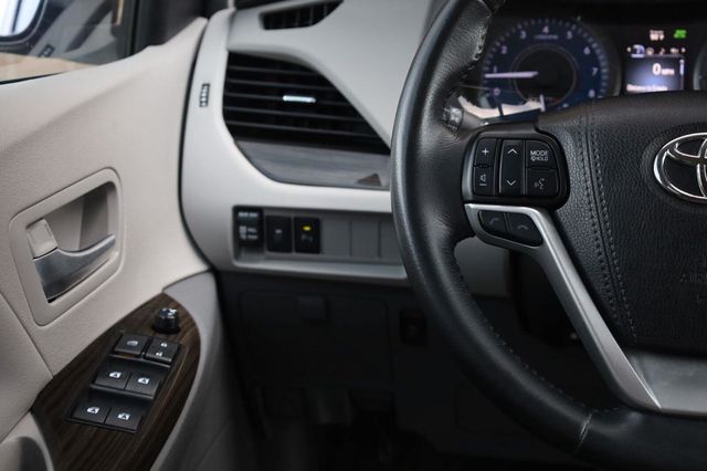 2019 Toyota Sienna XLE Premium - 23074099 - 29