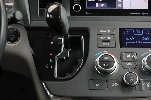 2019 Toyota Sienna XLE Premium - 23074099 - 41