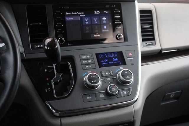 2019 Toyota Sienna XLE Premium - 23074099 - 43