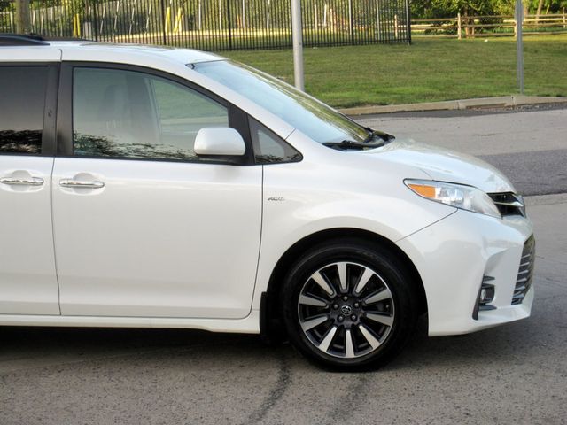 2019 Toyota Sienna XLE Premium AWD 7-Passenger - 23048804 - 9
