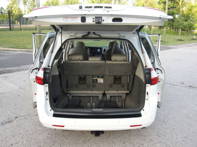 2019 Toyota Sienna XLE Premium AWD 7-Passenger - 23048804 - 31
