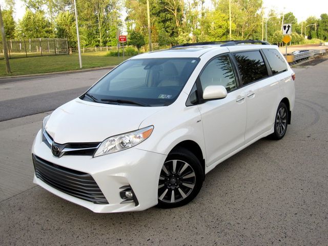 2019 Toyota Sienna XLE Premium AWD 7-Passenger - 23048804 - 3