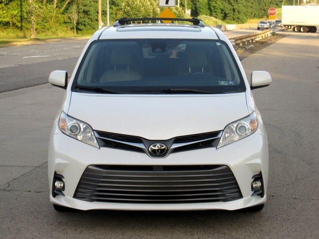 2019 Toyota Sienna XLE Premium AWD 7-Passenger - 23048804 - 4