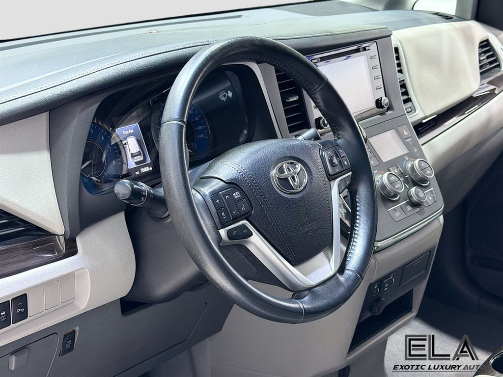 2019 Toyota Sienna XLE Premium AWD 7-Passenger - 23005379 - 10