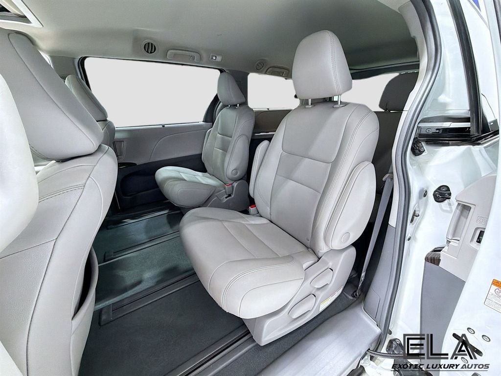 2019 Toyota Sienna XLE Premium AWD 7-Passenger - 23005379 - 26