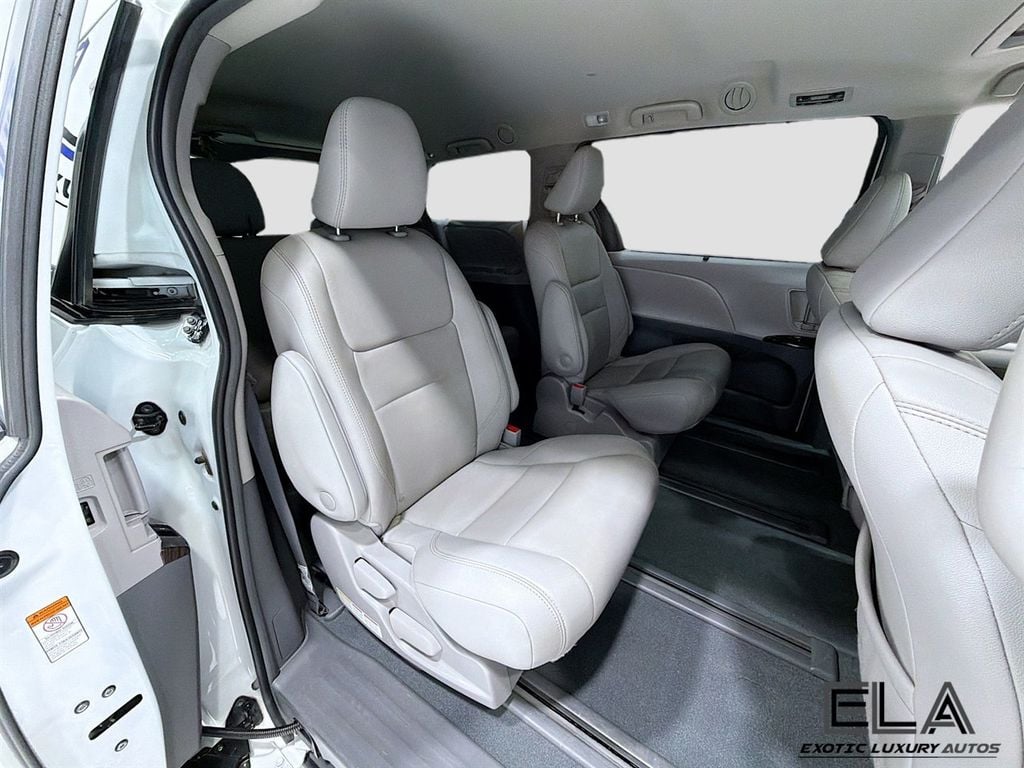 2019 Toyota Sienna XLE Premium AWD 7-Passenger - 23005379 - 31