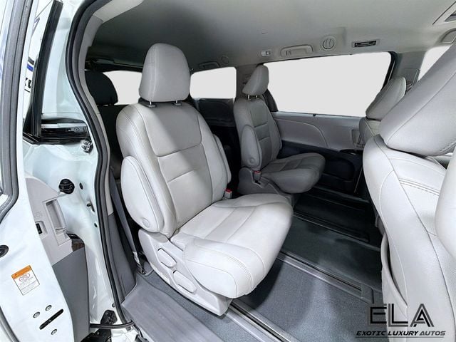 2019 Toyota Sienna XLE Premium AWD 7-Passenger - 23005379 - 31