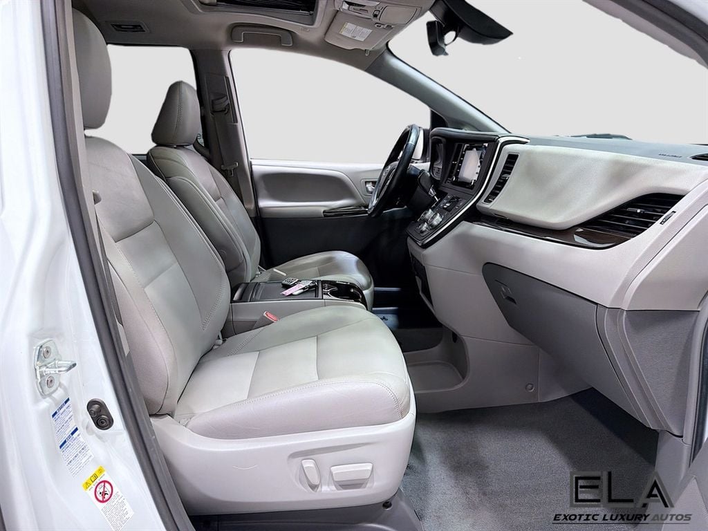 2019 Toyota Sienna XLE Premium AWD 7-Passenger - 23005379 - 33