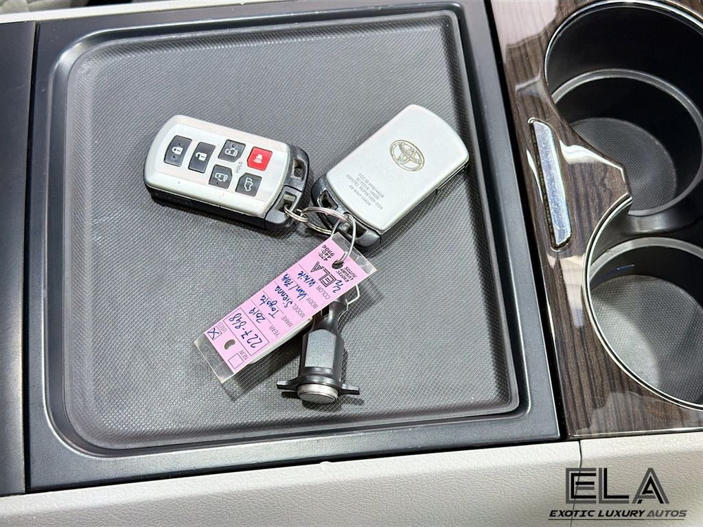 2019 Toyota Sienna XLE Premium AWD 7-Passenger - 23005379 - 35