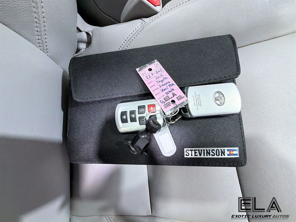 2019 Toyota Sienna XLE Premium AWD 7-Passenger - 23005379 - 38