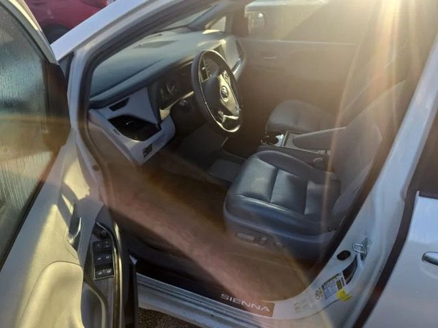 2019 Toyota Sienna XLE Premium AWD 7-Passenger - 23005379 - 5