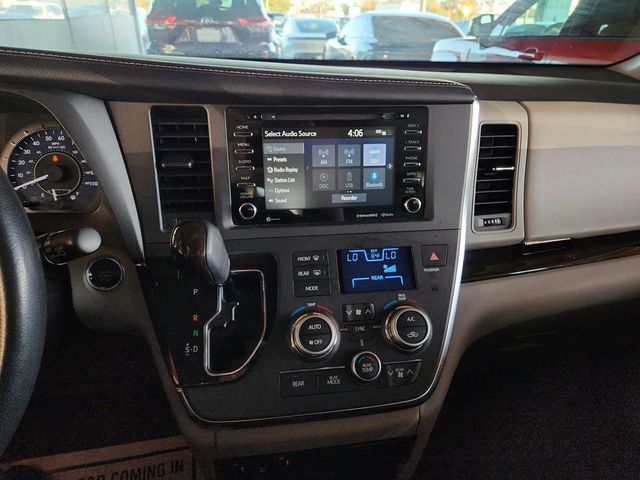 2019 Toyota Sienna XLE Premium AWD, 7-Seater - 22934870 - 23