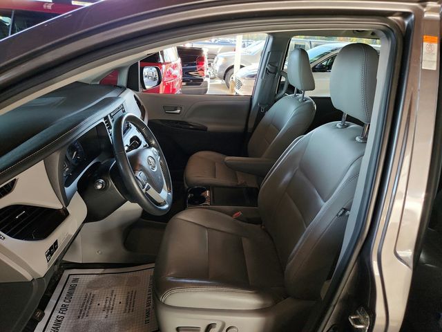2019 Toyota Sienna XLE Premium AWD, 7-Seater - 22934870 - 8