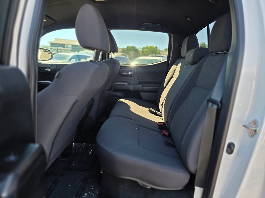 2019 Toyota Tacoma  - 22991927 - 17