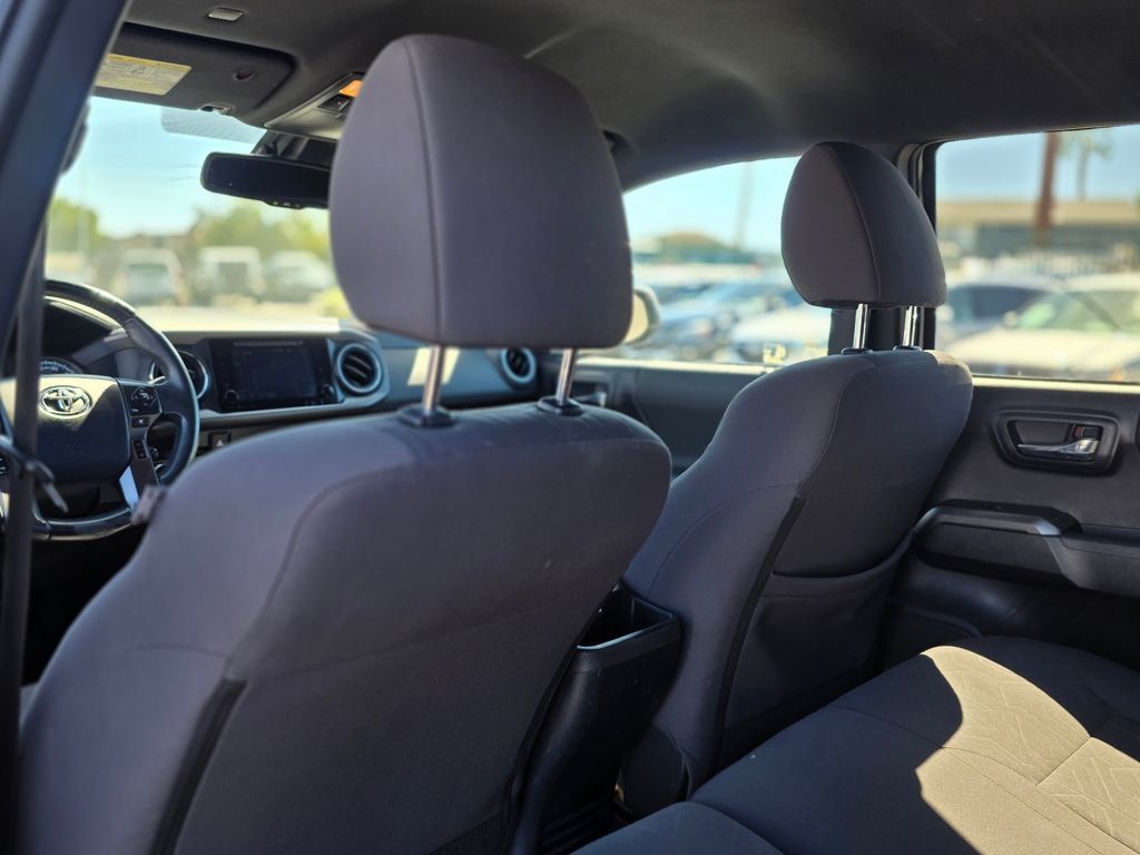 2019 Toyota Tacoma  - 22991927 - 19