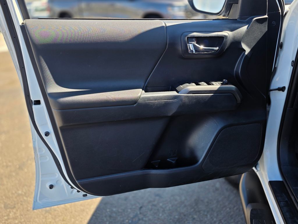 2019 Toyota Tacoma  - 22991927 - 21