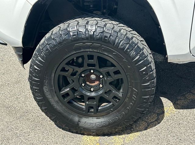 2019 Toyota Tacoma 2WD SR5 Double Cab 5' Bed I4 AT - 23058261 - 11
