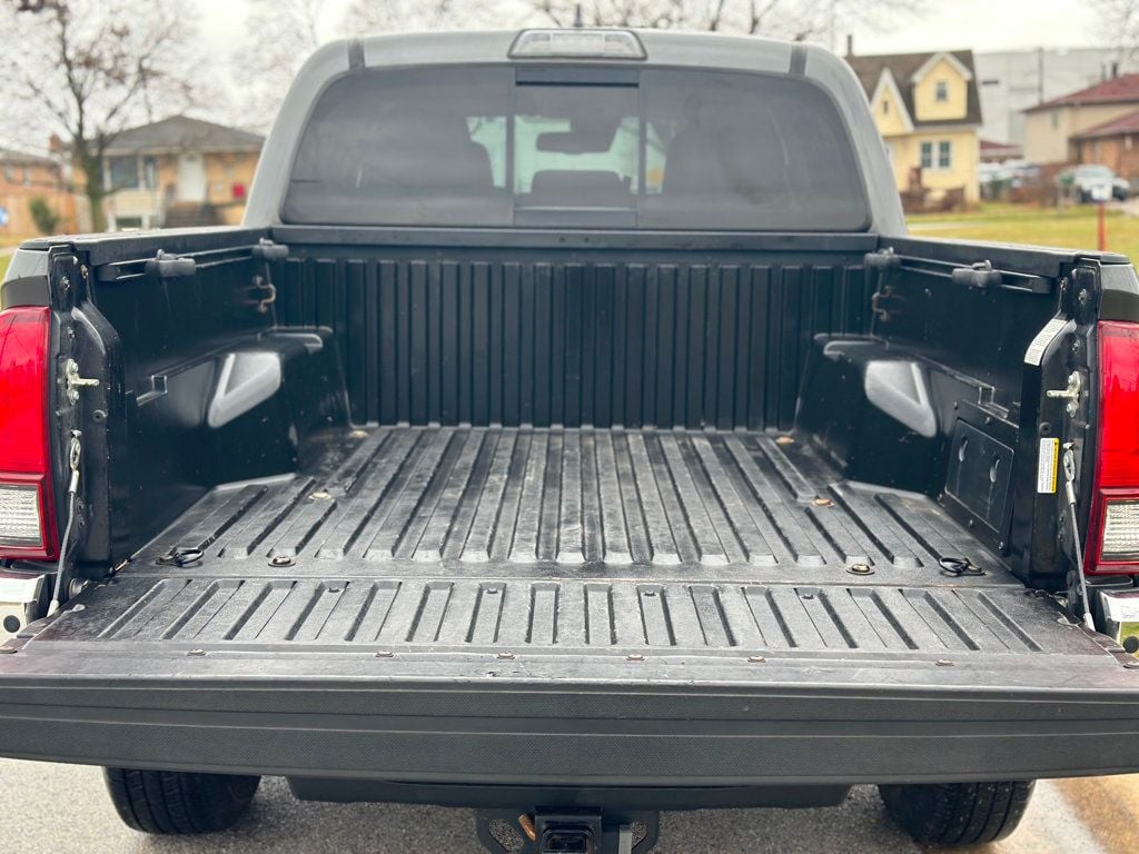 2019 Toyota Tacoma 2WD SR5 Double Cab 5' Bed V6 AT - 22961288 - 13